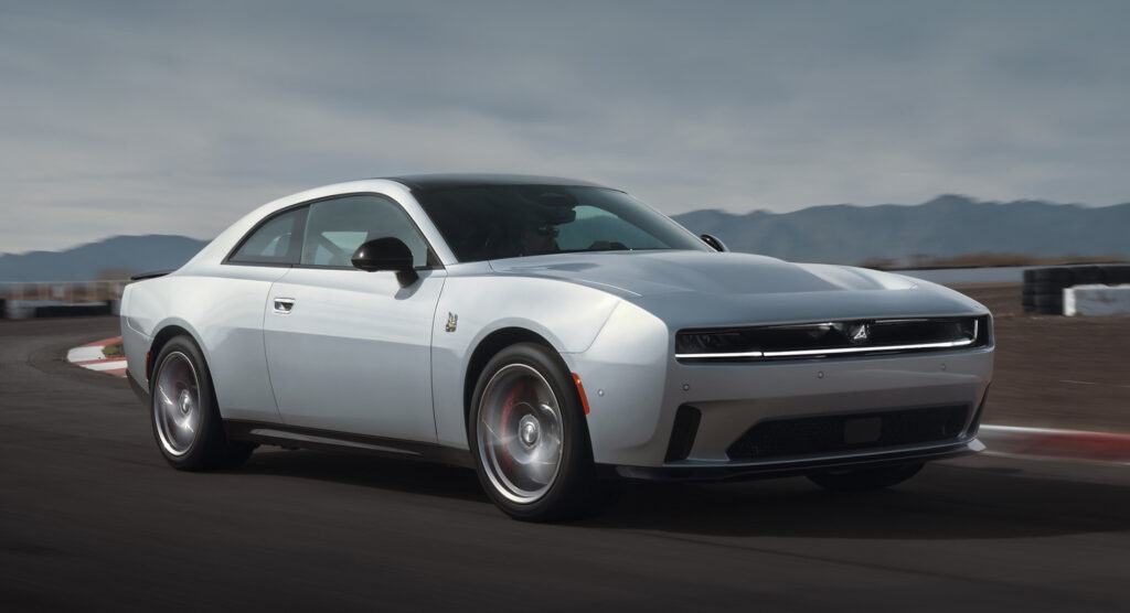     Το 2024 Dodge Charger Daytona EV έχει έως και 670 HP, Straight-Six και Sedan εδώ το επόμενο έτος