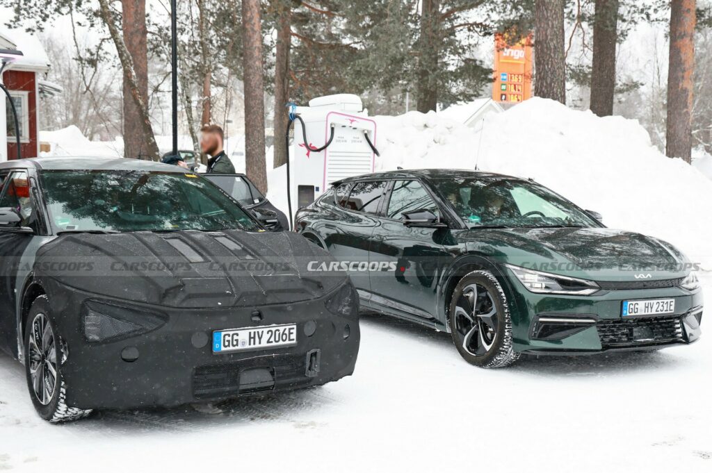  Facelifted Kia EV6 Caught Alongside Current EV