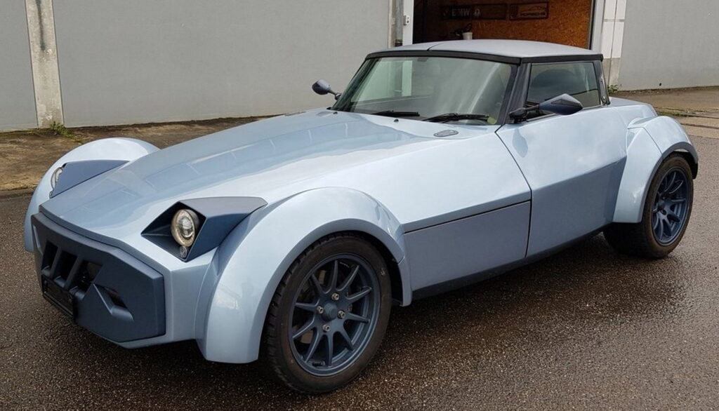 A Custom Caterham With A Godawful Face Is One Way To Stand Out | Carscoops