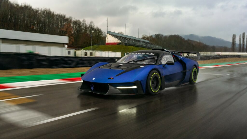 Maserati MCXtrema Hits The Track And Sounds Amazing Doing It | Carscoops