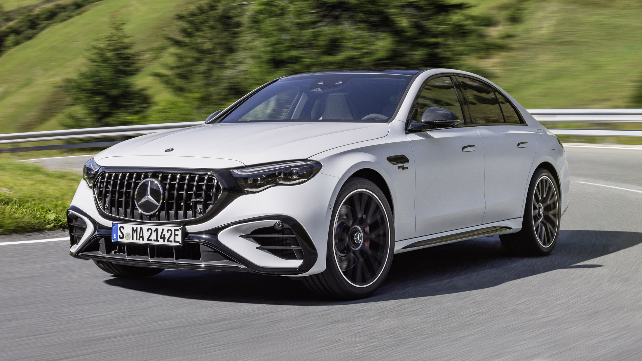 Mercedes Unveils Performance-Focused E-Class: E53 Hybrid 4Matic+