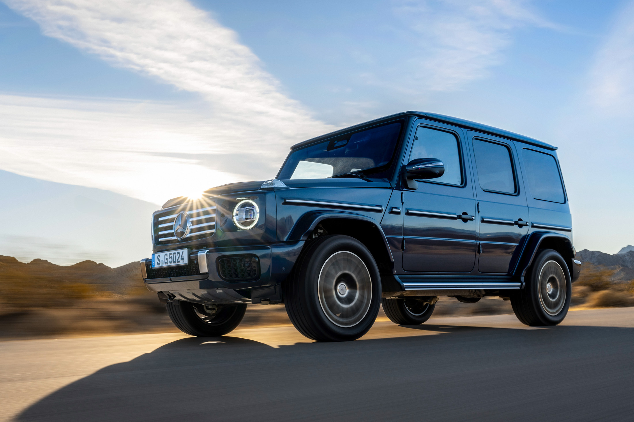 New Mercedes G-Class Gets Hybrid Boost, Virtual Transparent Hood And ...