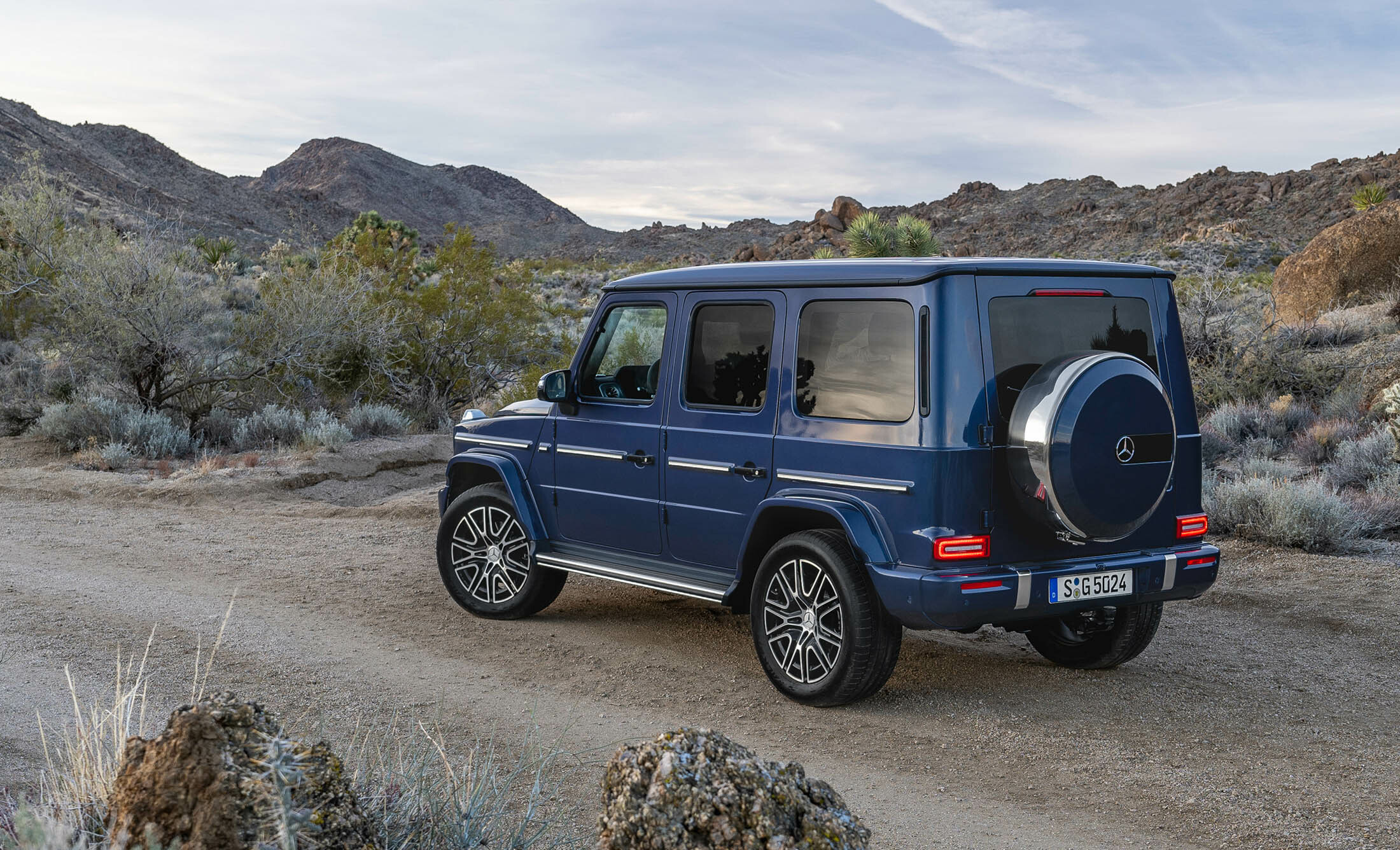 New Mercedes G-Class Gets Hybrid Boost, Virtual Transparent Hood And ...