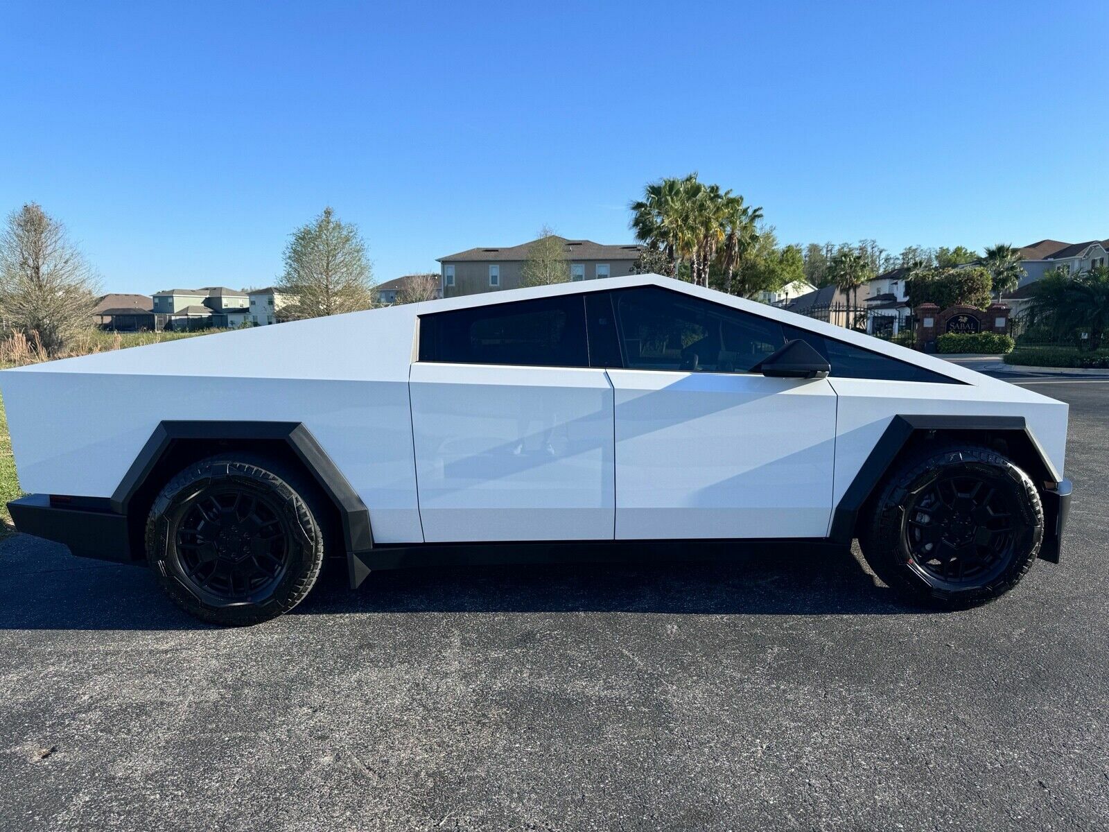 White Tesla Cybertruck Sells For $151,000 As The Hype Cools Down 