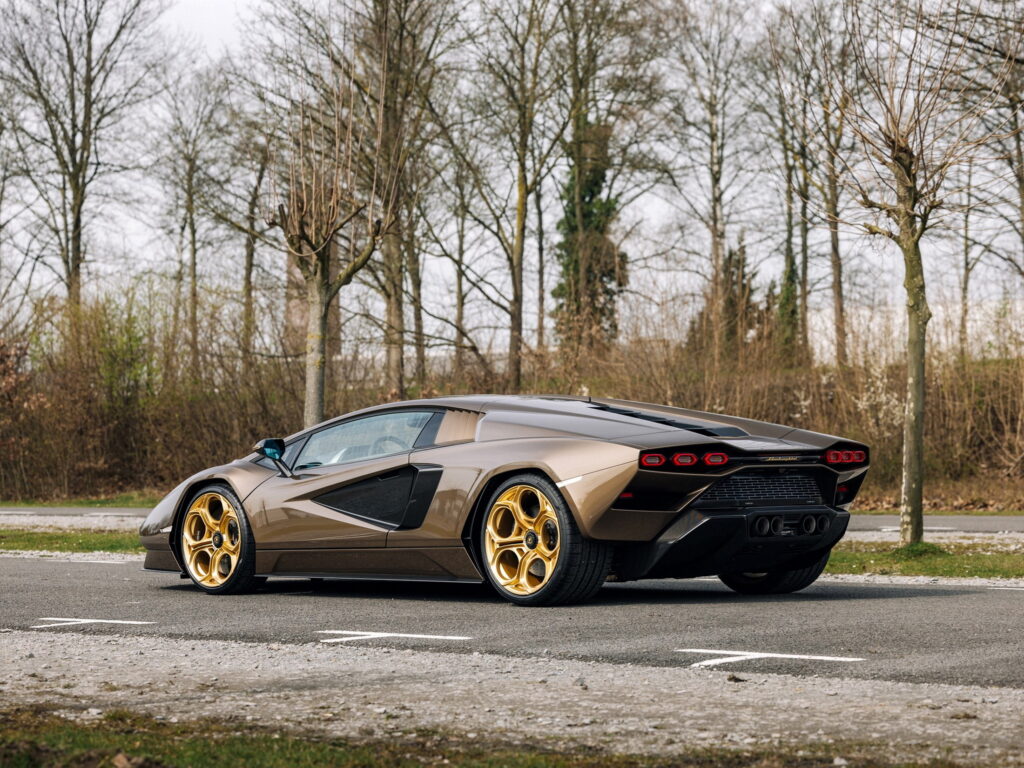  There’s No Other Lamborghini Countach LPI 800-4 Like This One