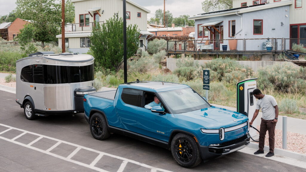 2024 <a href="https://luxurycardeals.com/news/rivian-r1t-unparalleled-truck-safety">Rivian R1T</a> Charging