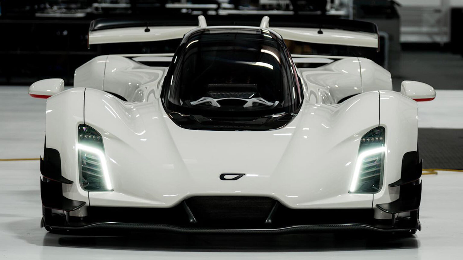 Czinger’s Latest 21C Hypercar Is The All-White Special ‘El Mirage ...