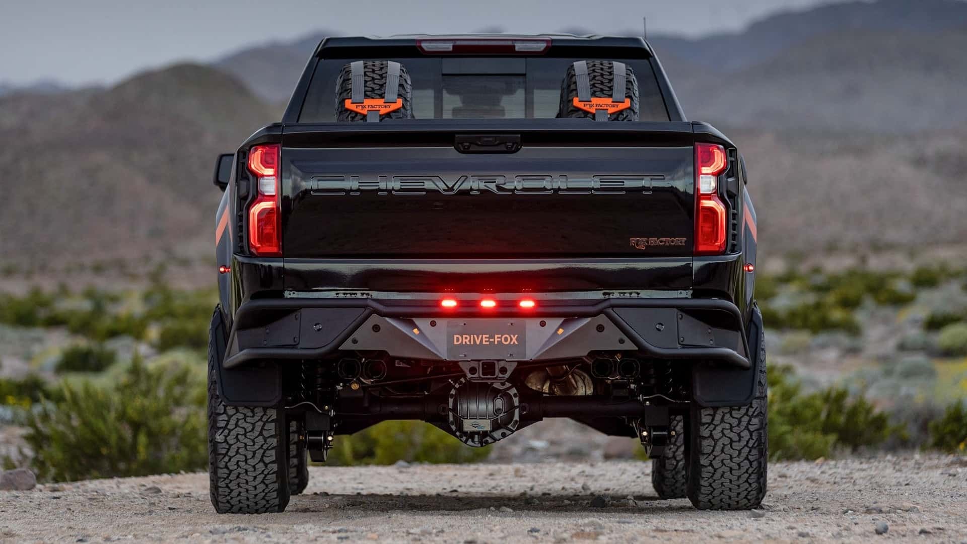 700 HP Chevy Silverado Fox Factory Wants To Blow Away The F-150 Raptor ...