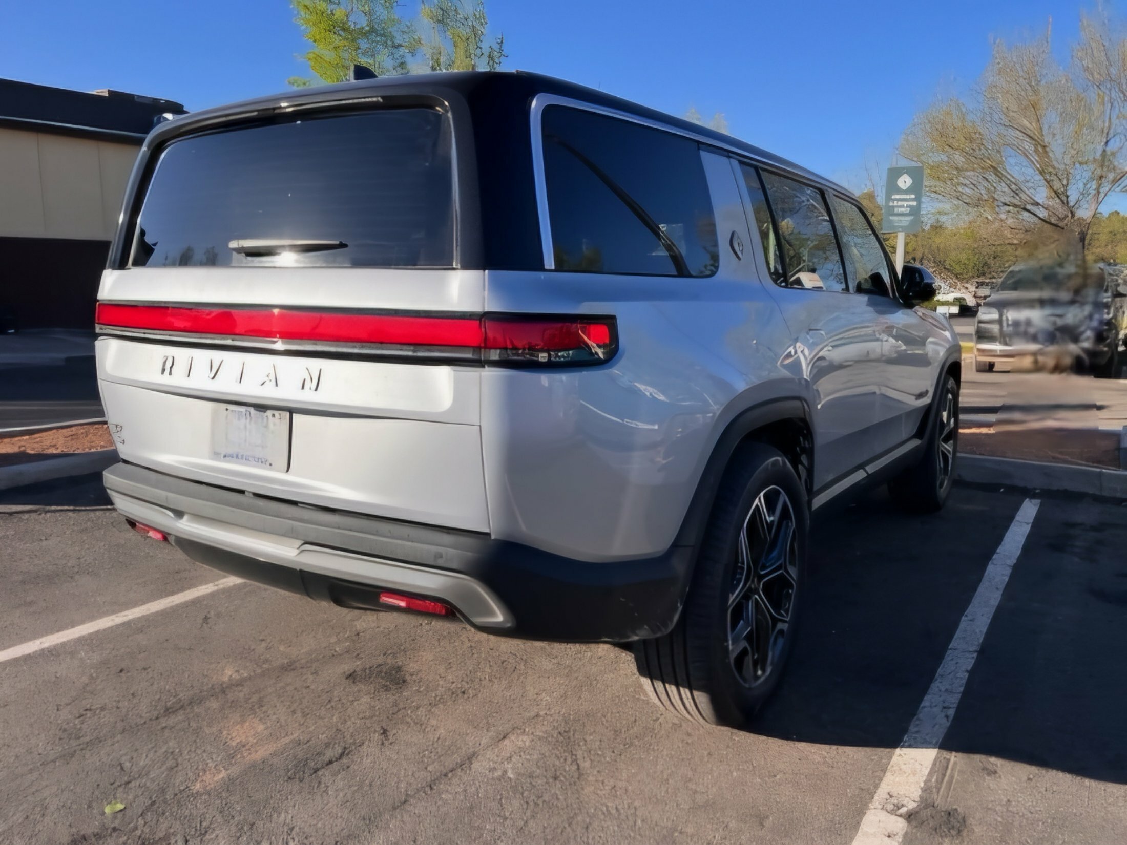 2025 Rivian R1S: This Is It, Now With New Photos | Carscoops