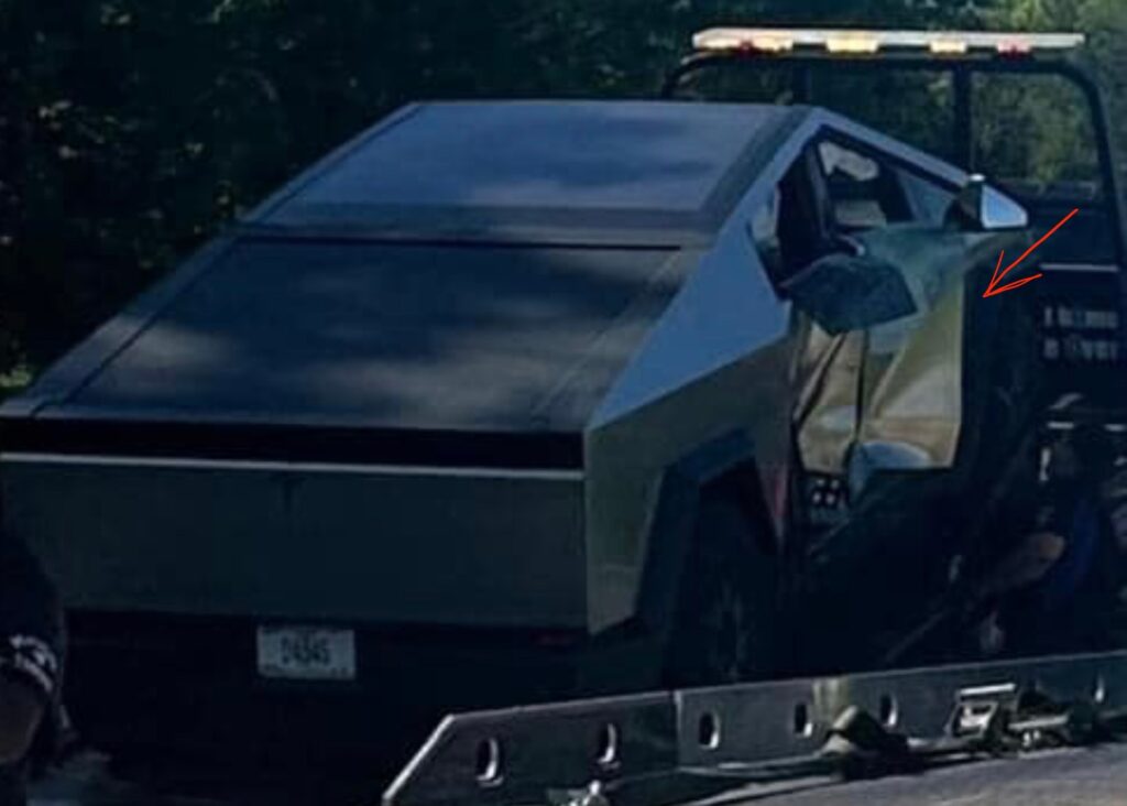  Tesla Cybertruck’s First Major Real-Life Wreck