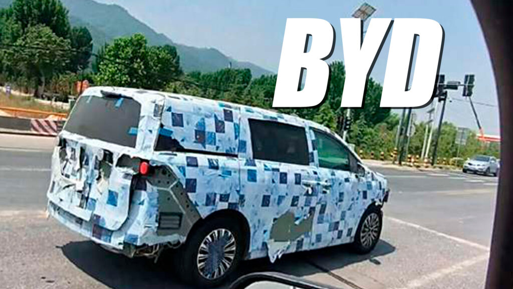  BYD’s Upcoming Plug-In Hybrid MPV Caught Testing With Shredded Camo And Missing Bodywork