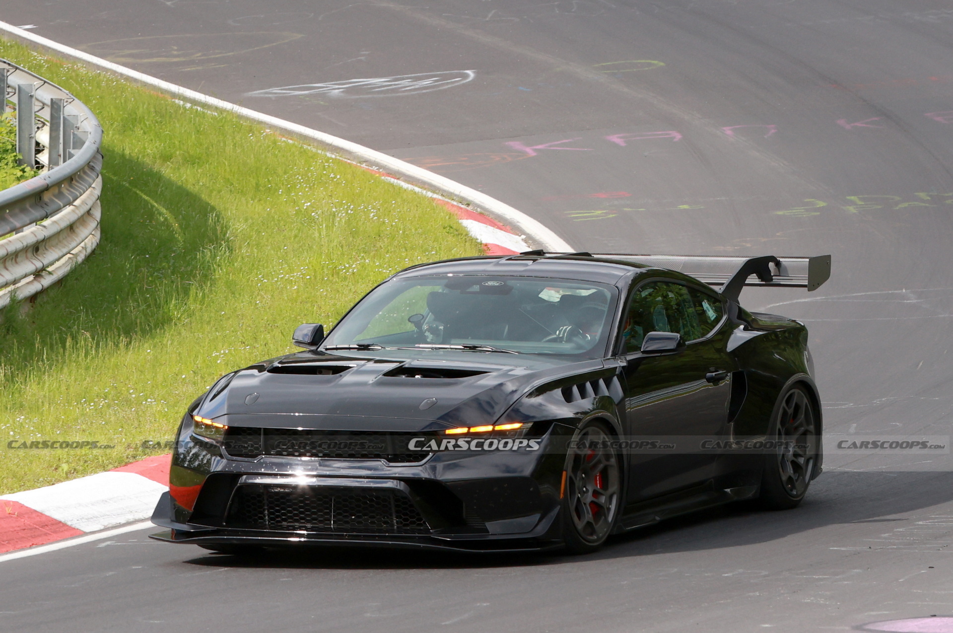 Ford Mustang GTD Warms Up For Sub-7-Minute Nurburgring Lap Attempt ...