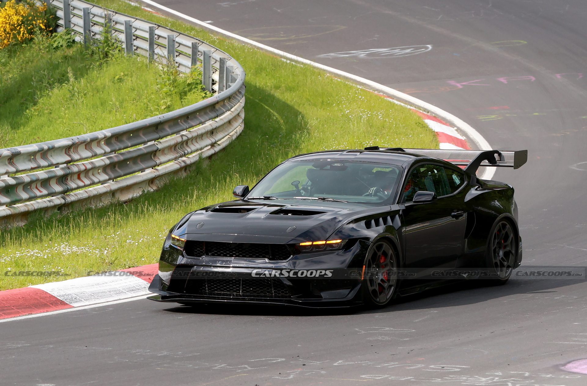 Ford Mustang GTD Warms Up For Sub-7-Minute Nurburgring Lap Attempt ...