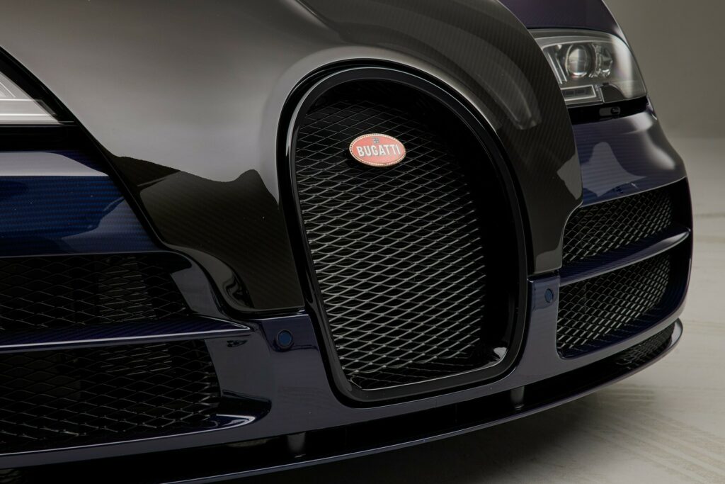 All-Carbon Bugatti Veyron Grand Sport Vitesse Is A $3 Million Art Piece ...