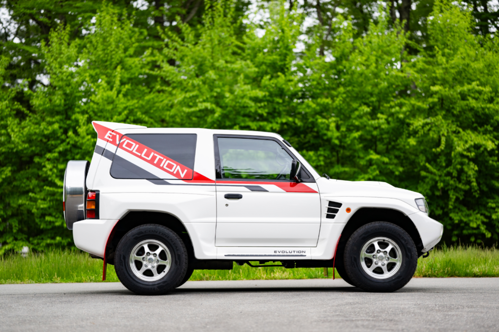  Mitsubishi Pajero EVO Is A Rally-Bred Legend That Only Gets Cooler With Time