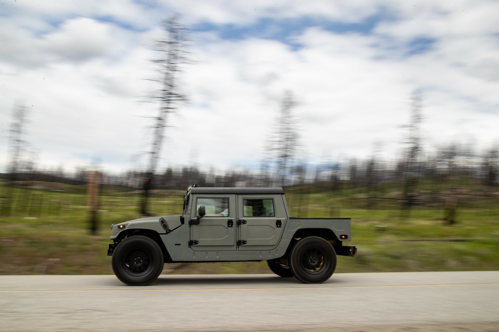 This 1000 HP Hummer H1 Electromod Has A Tesla Heart | Carscoops