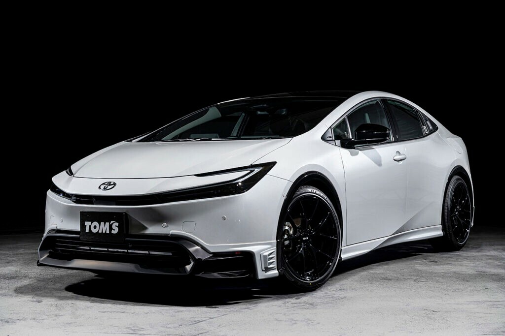 Tom’s Racing Gives The Toyota Prius Aero Wings | Carscoops