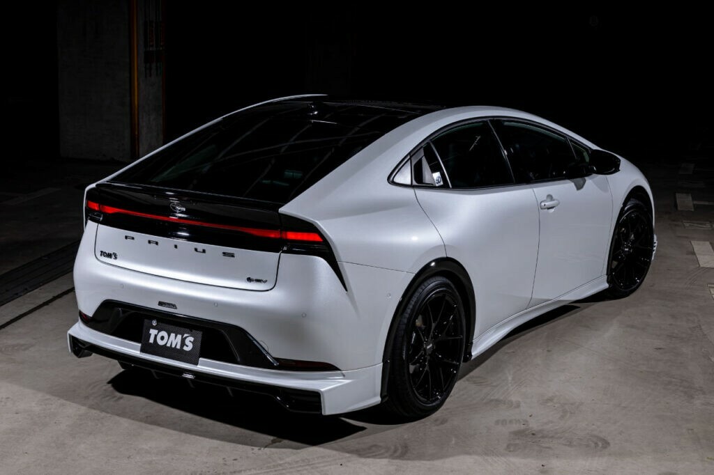 Tom’s Racing Gives The Toyota Prius Aero Wings | Carscoops