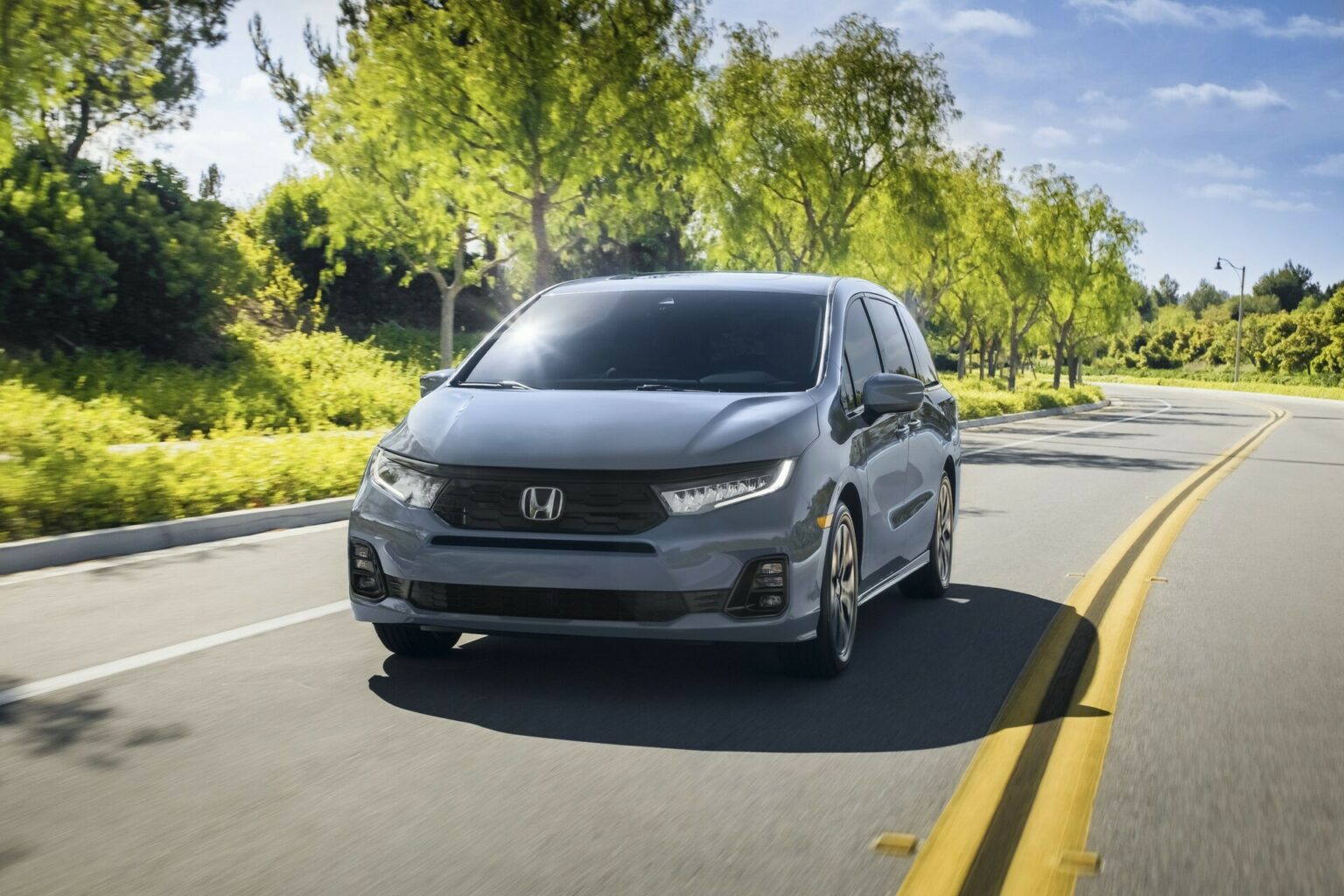 2025 Honda Odyssey Is More Lux, Aggressive, And Pricier Carscoops