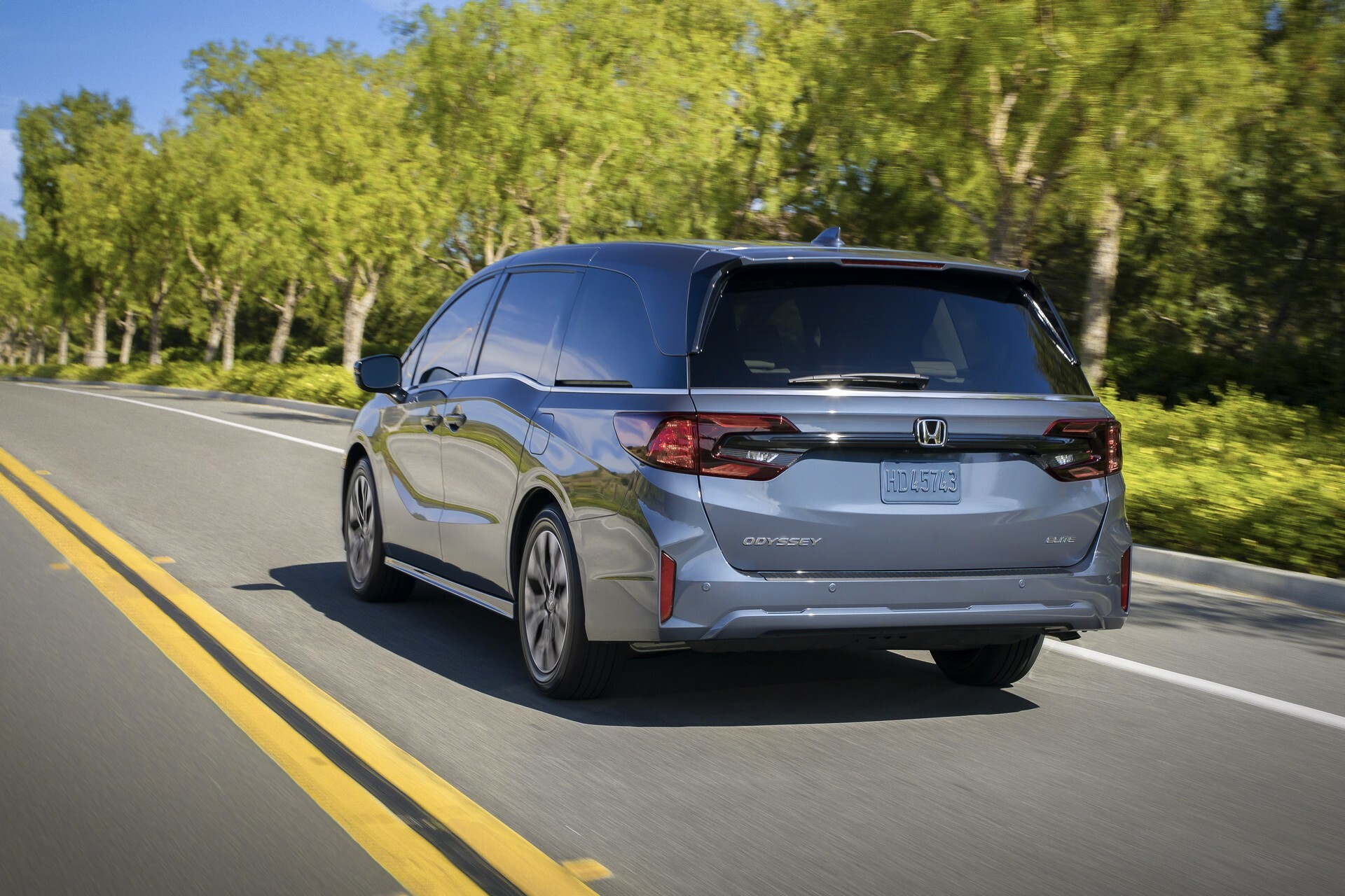 2025 Honda Odyssey Is More Lux, Aggressive, And Pricier Carscoops