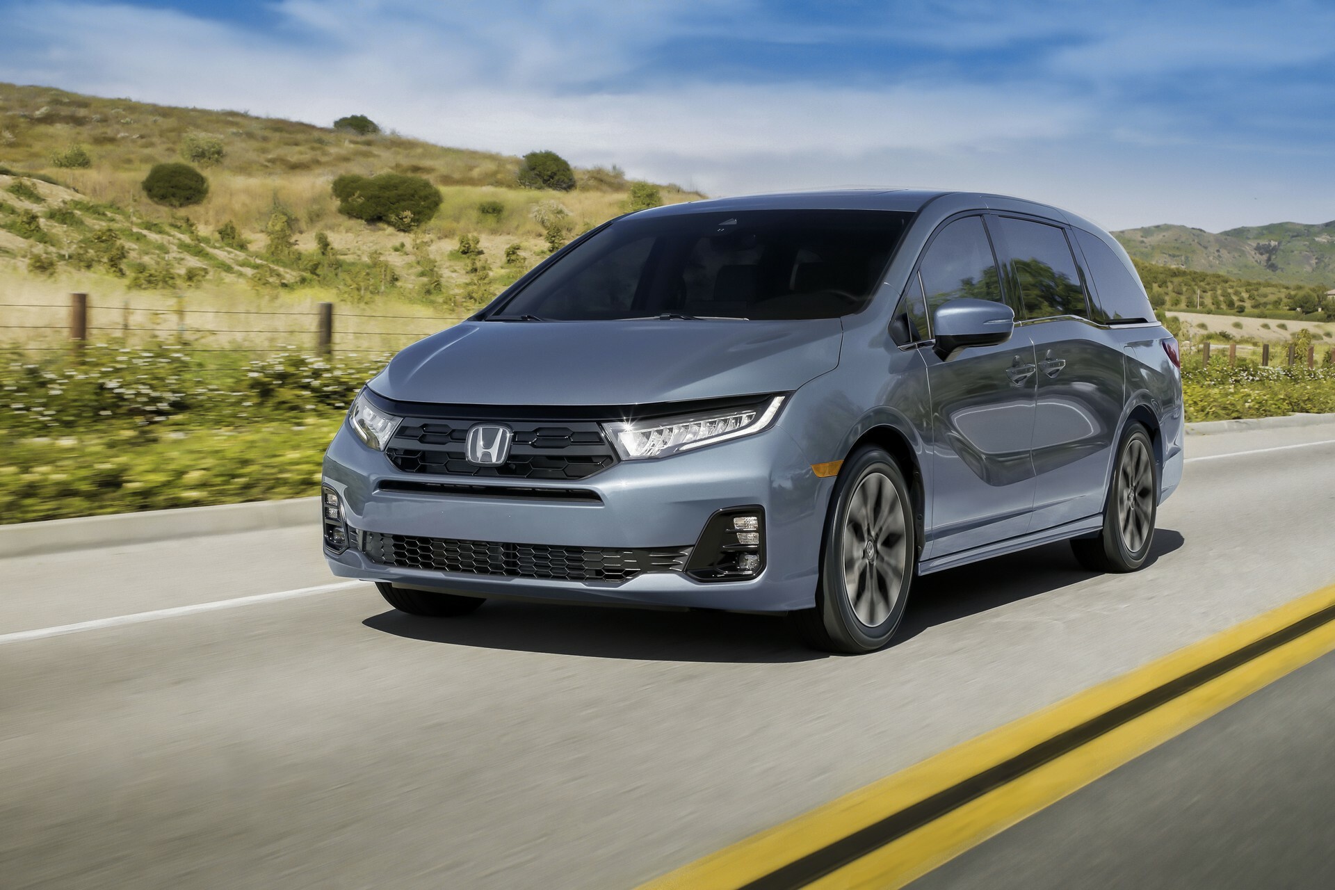 2025 Honda Odyssey Is More Lux, Aggressive, And Pricier Carscoops