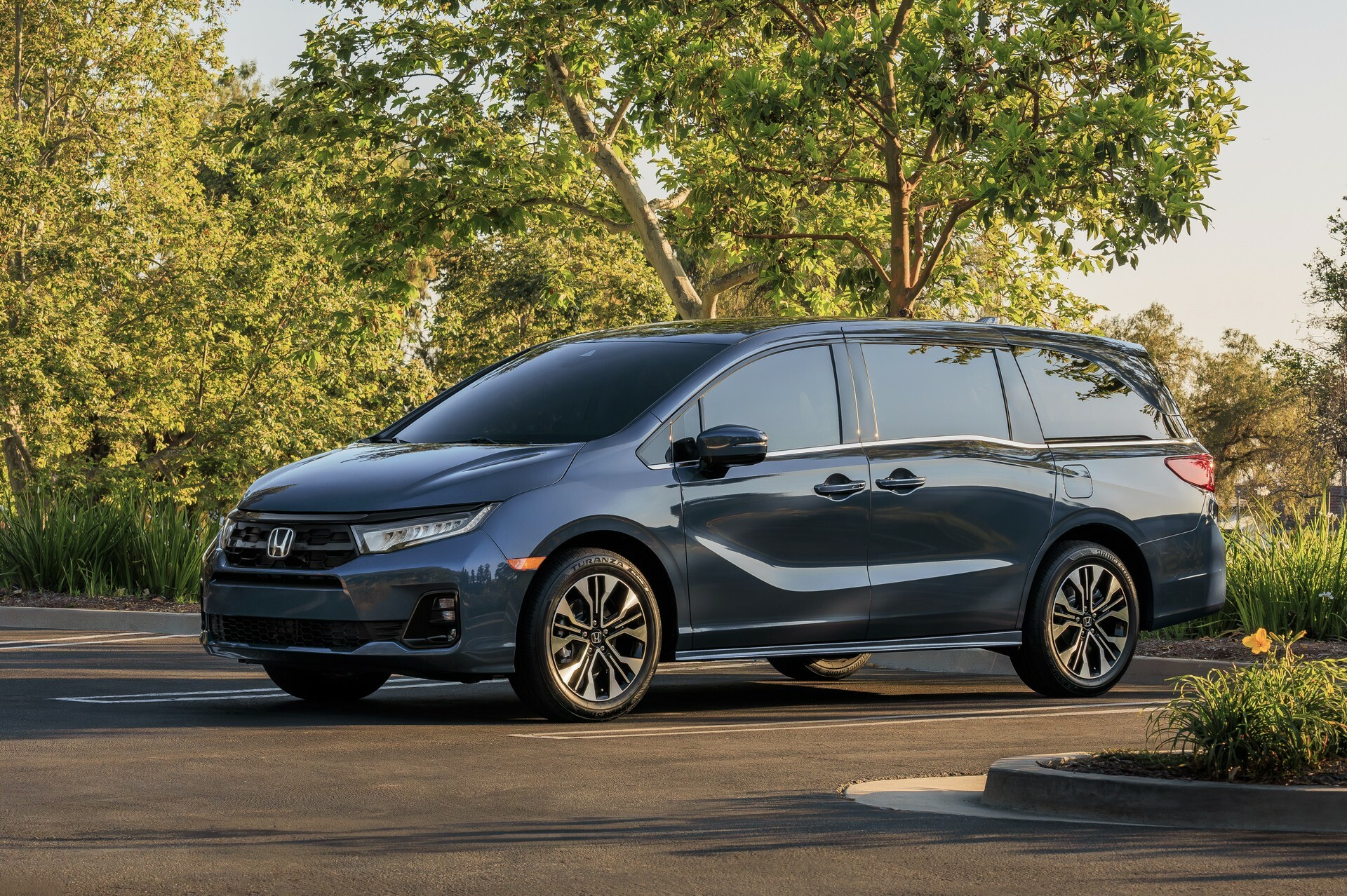 2025 Honda Odyssey Is More Lux, Aggressive, And Pricier | Carscoops