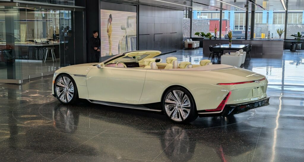  Cadillac Sollei Concept Is The Four-Seat Ultra-Luxury Convertible Of Our Dreams