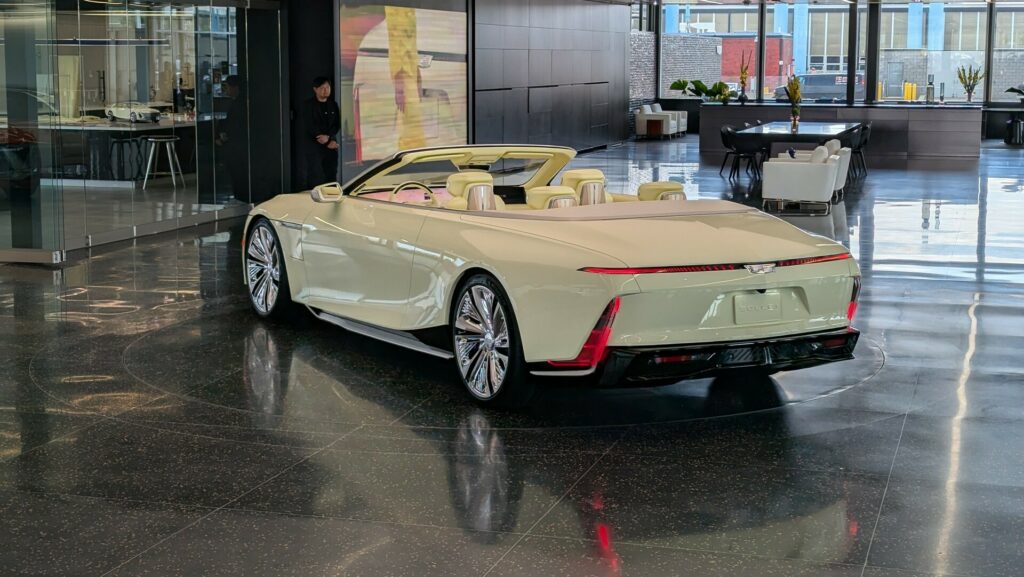  Cadillac Sollei Concept Is The Four-Seat Ultra-Luxury Convertible Of Our Dreams