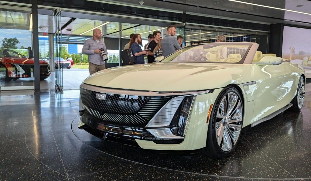  Cadillac Sollei Concept Is The Four-Seat Ultra-Luxury Convertible Of Our Dreams