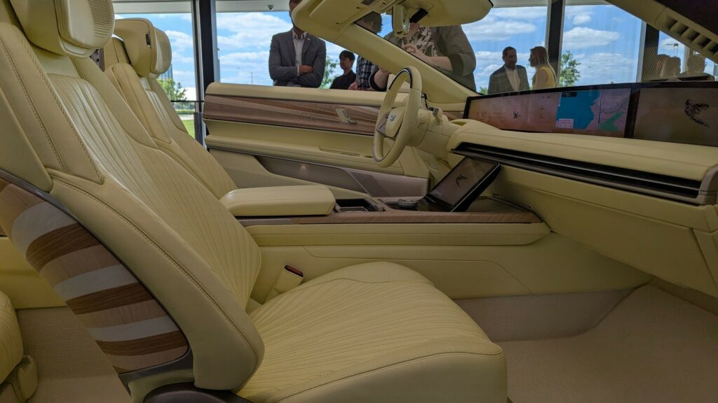  Cadillac Sollei Concept Is The Four-Seat Ultra-Luxury Convertible Of Our Dreams