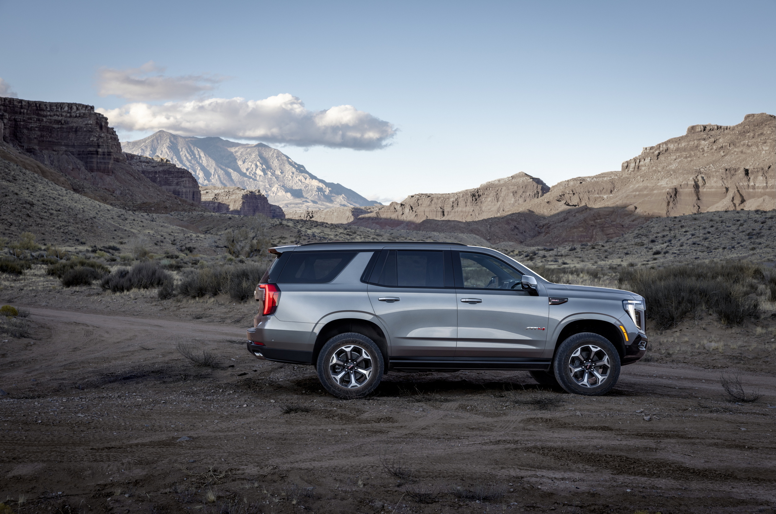 2025 GMC Yukon Gets A MuchNeeded Interior Overhaul And Beefier Diesel