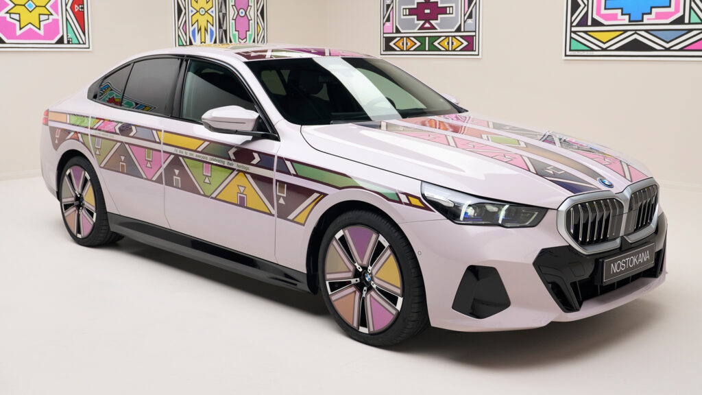  BMW’s Color-Changing E Ink Could Hit Production By 2027