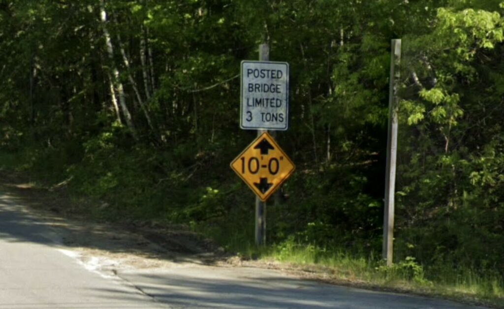  Ford F-750 Driver Ignores Weight Limits, Crashes Through Maine’s Oldest Covered Bridge