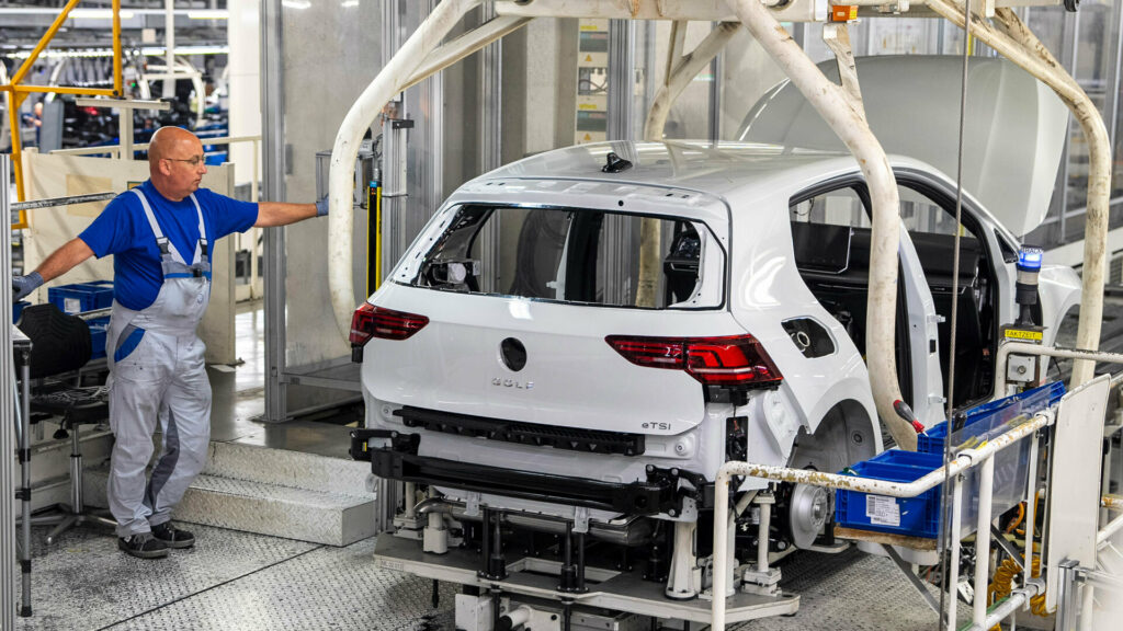  VW Wants To Eliminate Bonuses And Cut Wages By 10%