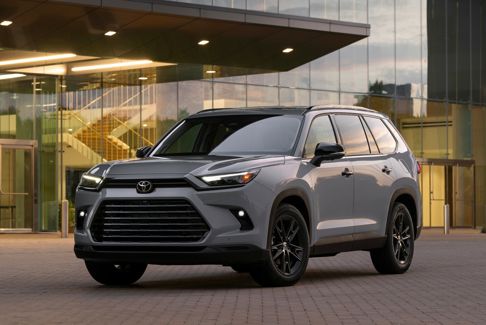 2025 Toyota Grand Highlander Is 2,460 Cheaper, Adds BlackedOut