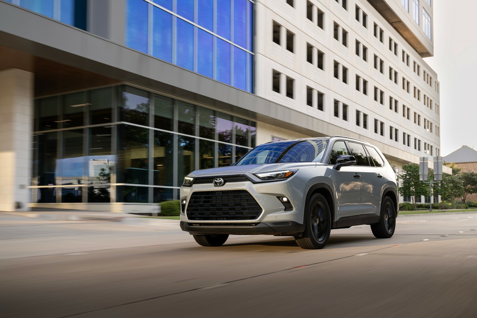 2025 Toyota Grand Highlander Is 2,460 Cheaper, Adds BlackedOut