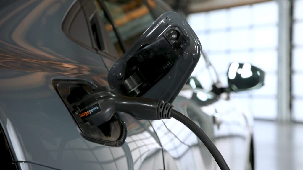  Russia To Make Its Own EVs, Allocates Almost $1 Billion To Develop New Platform