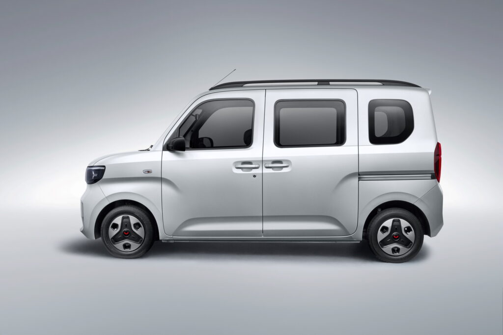 GM’s New Wuling Sunshine Is The Swiss Army Knife Of Chinese EVs | Carscoops