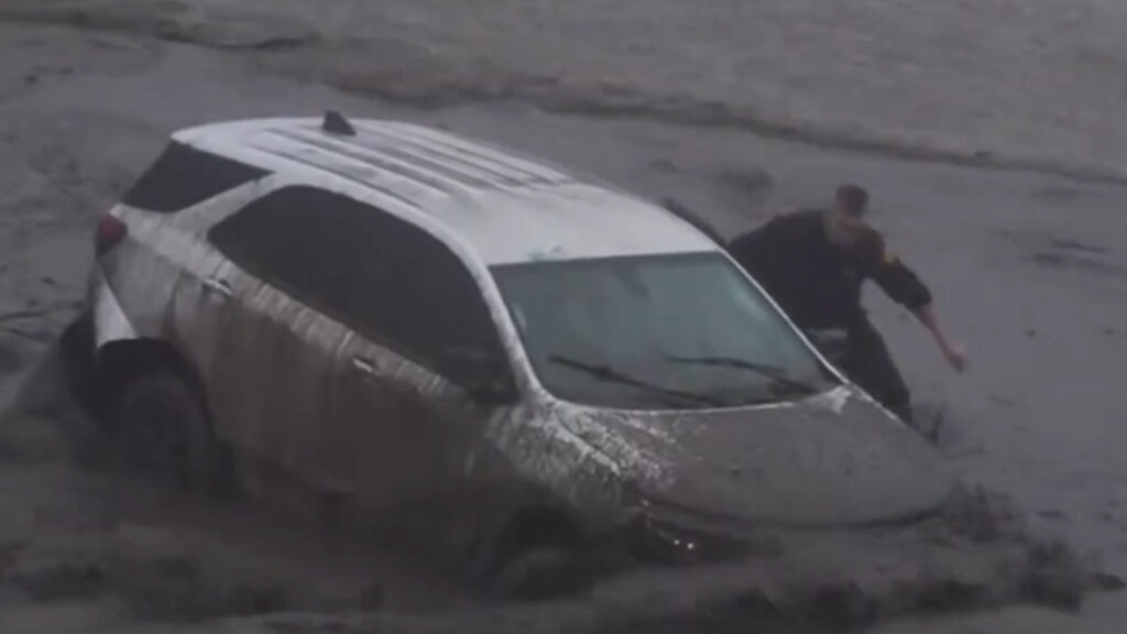  Ferocious Mudslide Sends Firefighter’s Chevy SUV Into Ocean