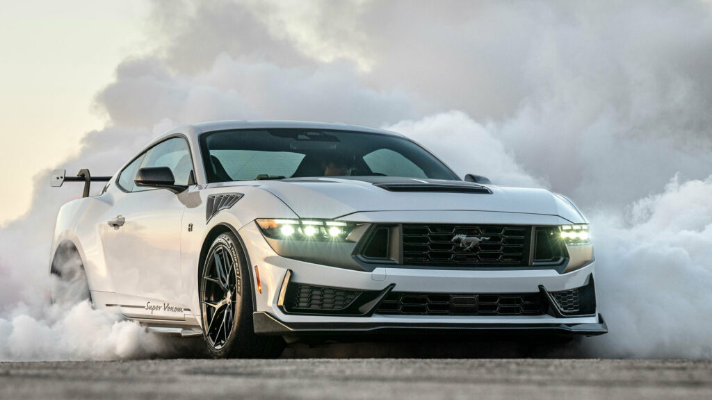  Hennessey’s 850 HP Super Venom Mustang Strikes Like A Cobra