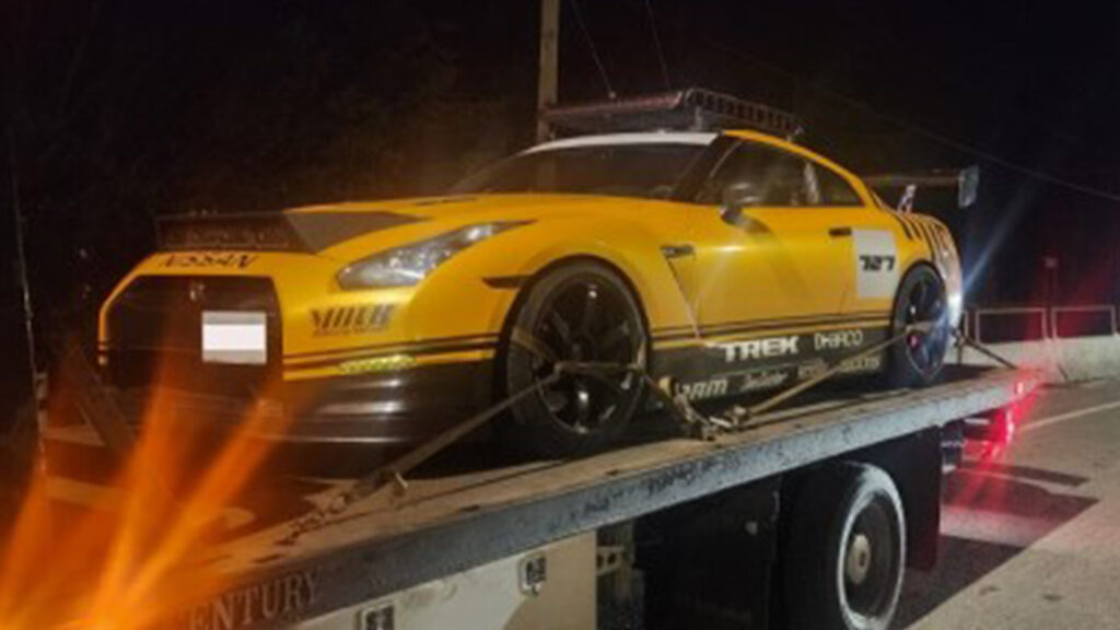  Cops Impound YouTuber’s GT-R, Drop Him At Tim Hortons To Call His Mom