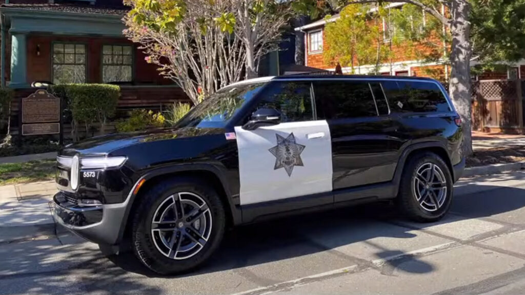  Palo Alto Police Skip Tesla To Buy America’s First Rivian R1S Cruiser