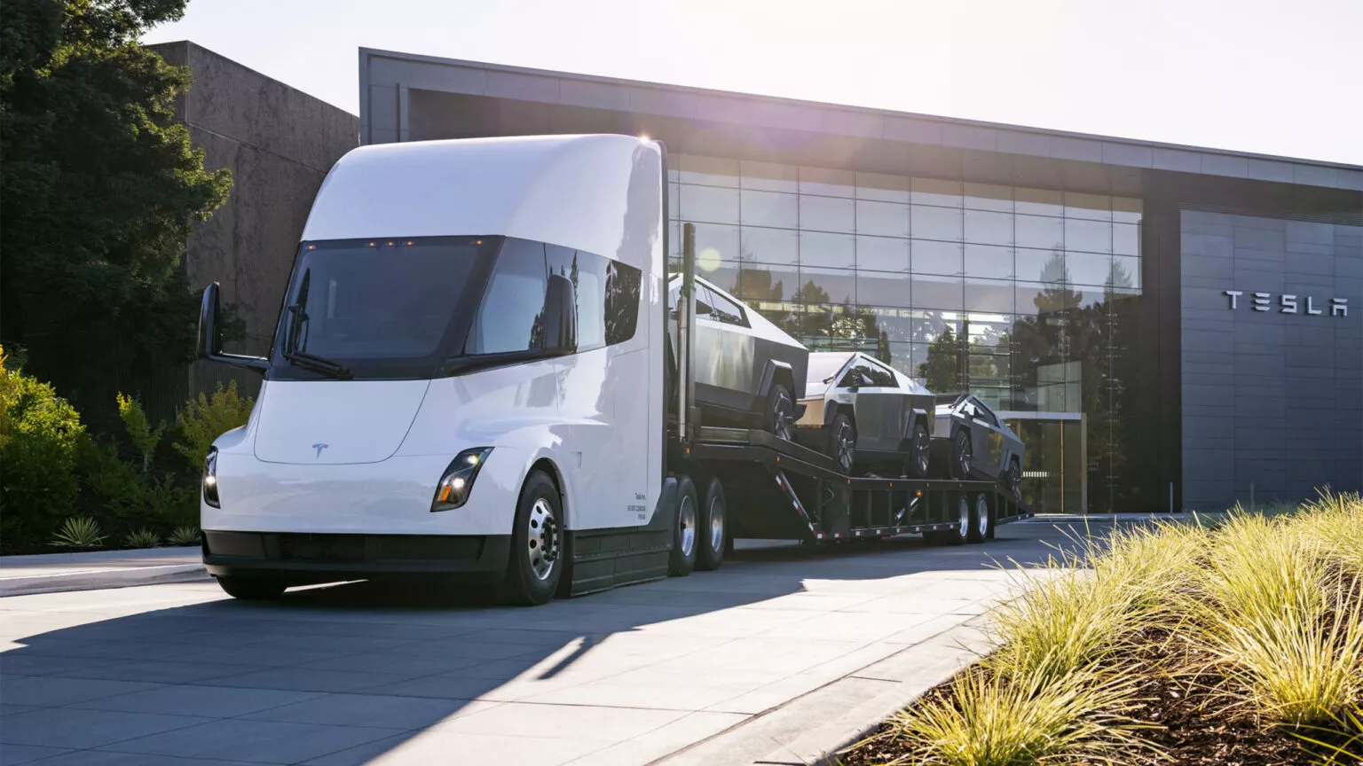 https://www.carscoops.com/wp-content/uploads/webp/2023/10/Tesla-Cybertruck-a-1536x864.webp