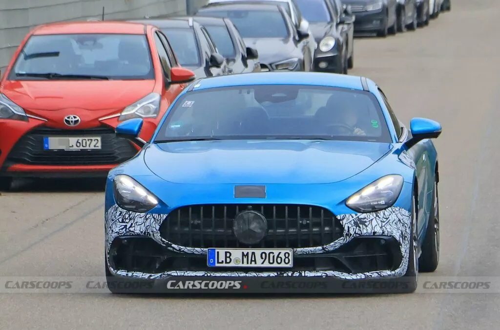 2025 벤츠 AMG GT - 엔트리트림 스파이샷 : 클리앙